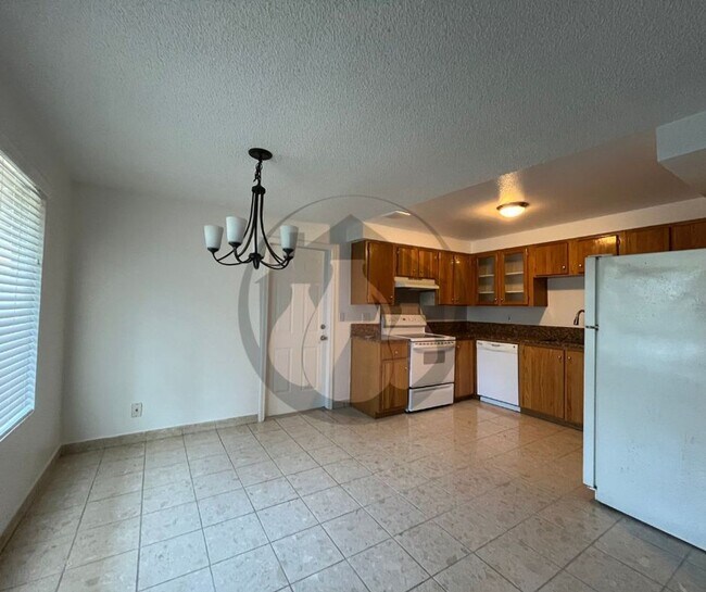 Foto del edificio - Ready to Move In!!!!  3 Bedroom 1 Bathroom...
