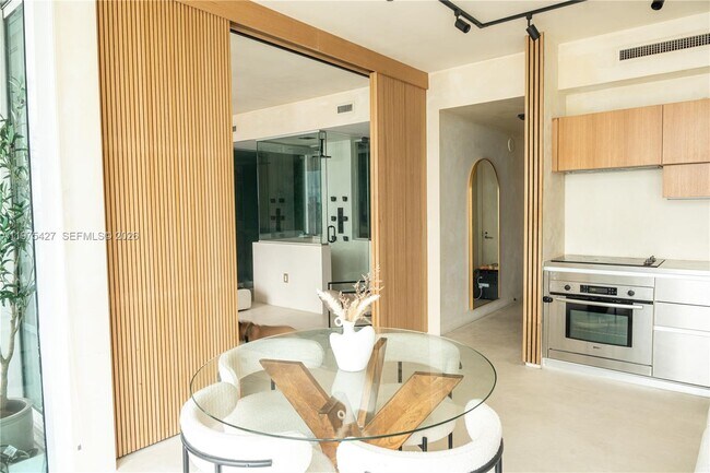 Foto del edificio - 1040 Biscayne Blvd