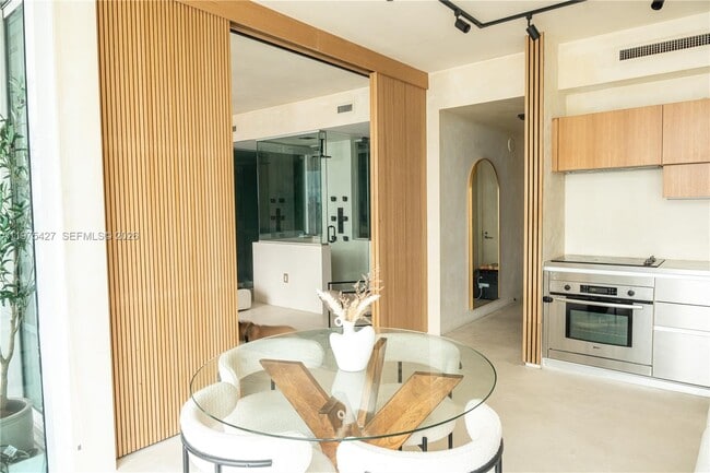 Building Photo - 1040 Biscayne Blvd