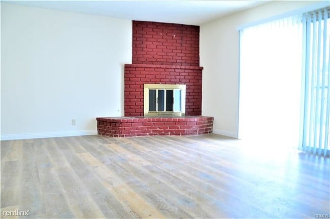 Building Photo - 3 br, 1 bath House - 9304 Glendon Way