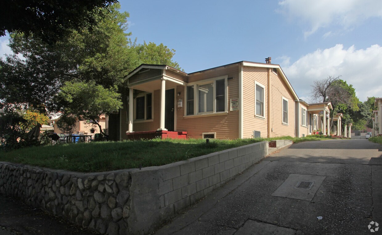 Building Photo - 3224-3230 Verdugo Rd