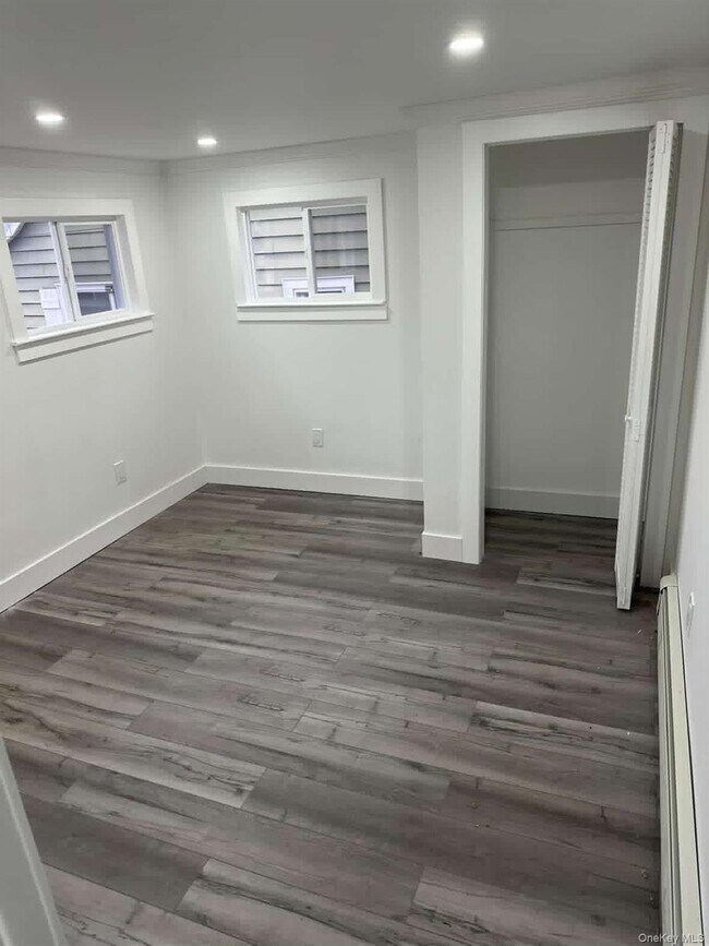 Building Photo - 66 Valentine St