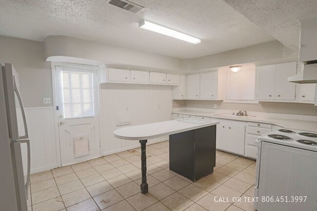 Building Photo - 2815 39th St