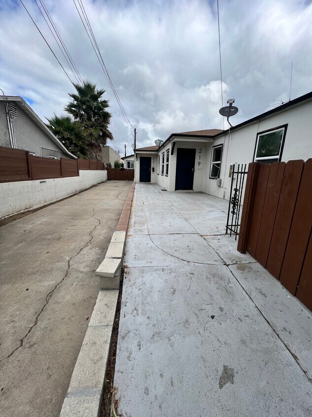 Primary Photo - 217 W Plaza Blvd