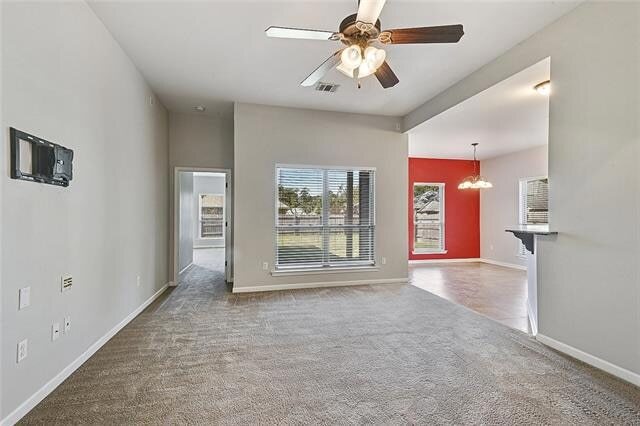 Foto del edificio - 380 Mansfield Dr