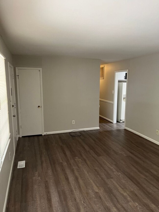 Foto del edificio - Renovated 3 Bedroom Ranch in Raleigh, Avai...