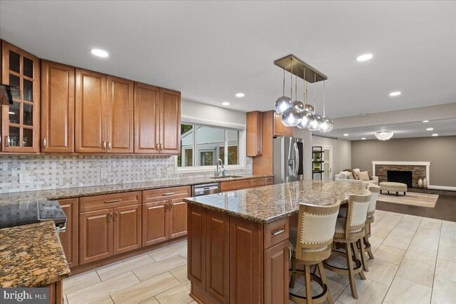 Foto del edificio - 9472 Lapstrake Ln