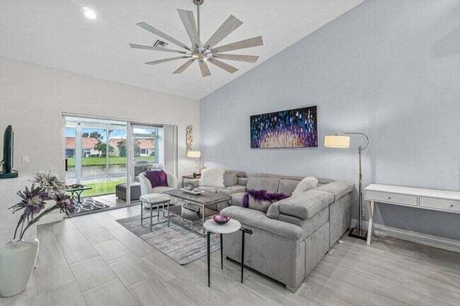 Foto del edificio - 6114 Heliconia Rd