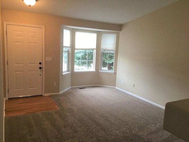 Building Photo - Beautiful 3-Bedroom Home in Rock Creek