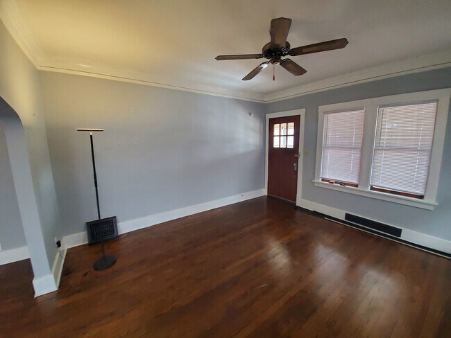 Living room / Front Door - 4219 Barker Ave