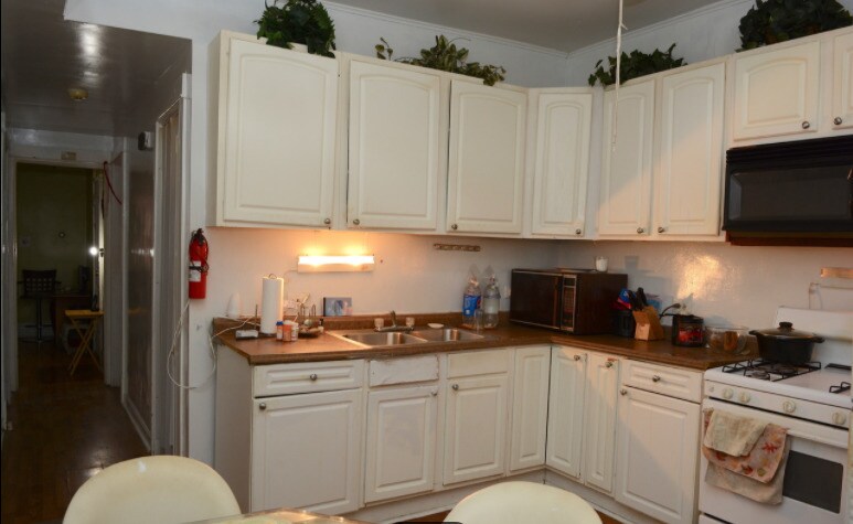 Building Photo - 903 N Ridgeway Ave