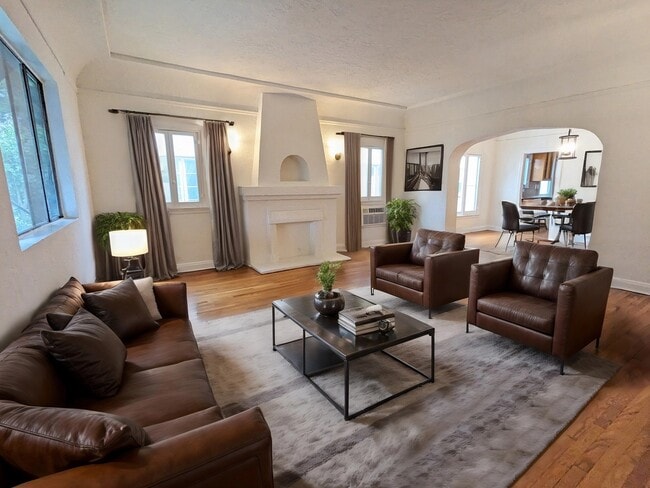 Building Photo - 335 N Orange Grove Ave