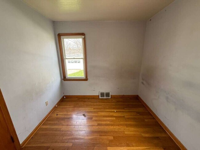 Foto del edificio - 3-BED, 1 BATH BEAUTIFUL SINGLE- FAMILY HOME IN MAPLE HEIGHTS!