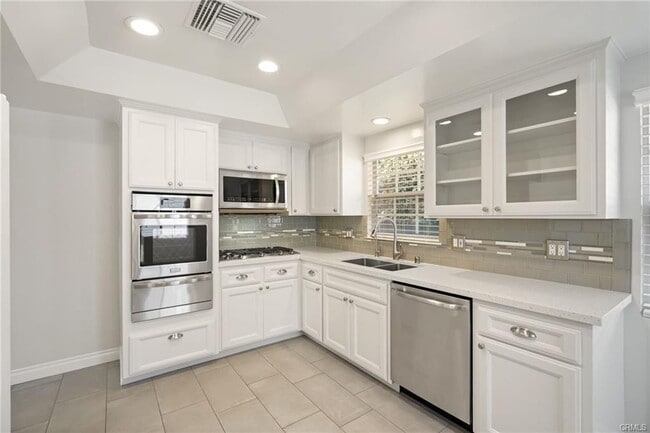 Building Photo - 22055 Del Valle St
