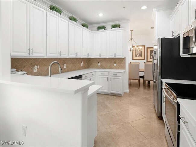 Foto del edificio - 9476 Napoli Ln