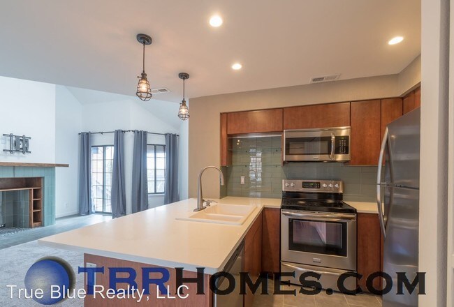 Building Photo - 844 S Vance St