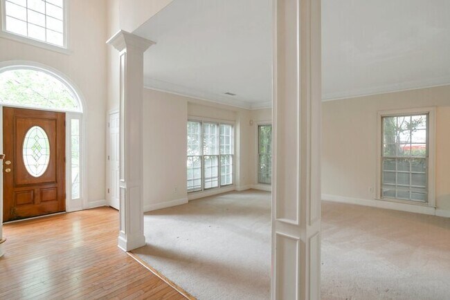 Building Photo - 515 Sweet Stream Trace