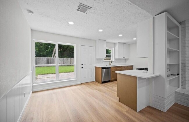 Foto del edificio - 10935 Silkwood Dr