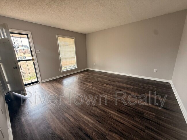 Foto del edificio - 2864 Whitney Ave