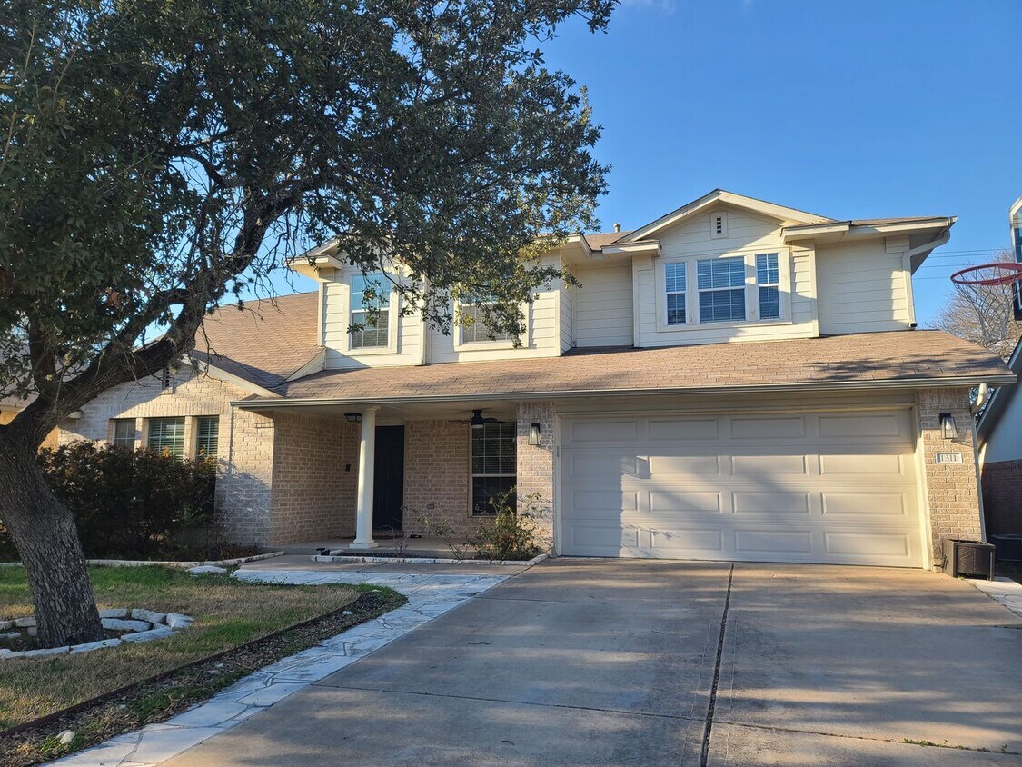 Primary Photo - Gorgeous 4 Bed / 3 Bath in Block House Creek