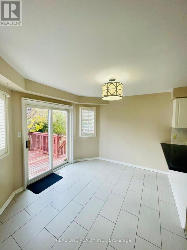 Building Photo - 5316 Hollypoint Ave