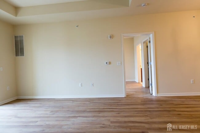 Building Photo - 1443 Sierra Dr