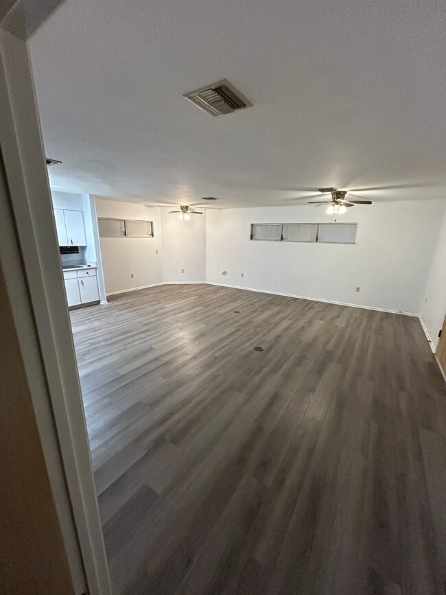 Photo - 117 E Coleman Cir Apartment