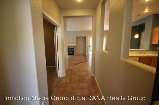 Building Photo - 9825 Garamound Ave