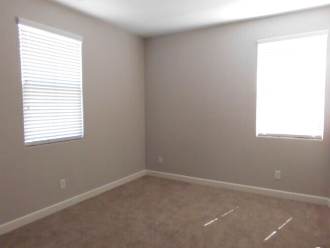 Foto del edificio - 207 Coulter Way