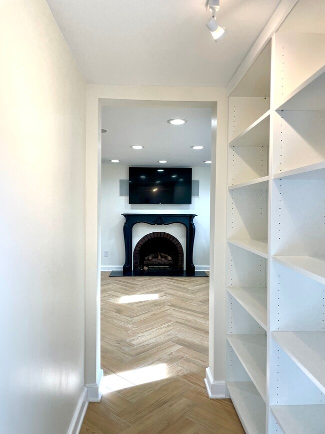 hallway towards living room - 1555 E Browning Ave