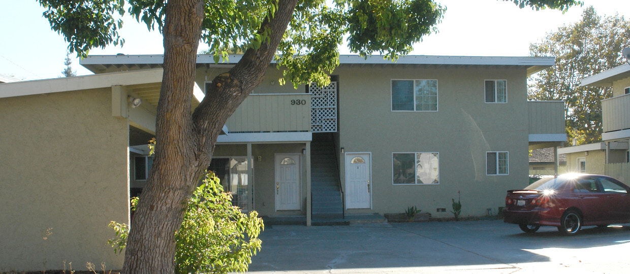 Building Photo - 930 Ravenscourt Ave