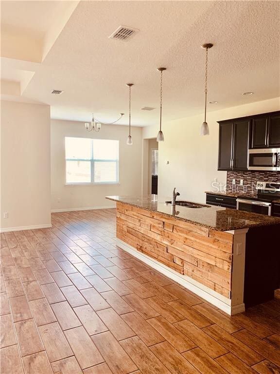 Foto del edificio - 13516 Lake Yale View Loop