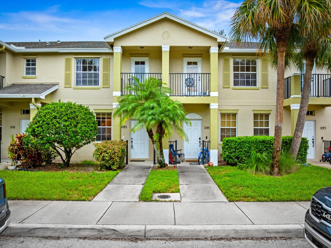 Foto principal - 2185 SE Grand Dr