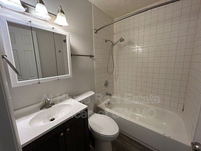 Building Photo - 3347 E Linwood St