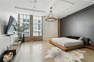 Building Photo - 1122 Jackson St