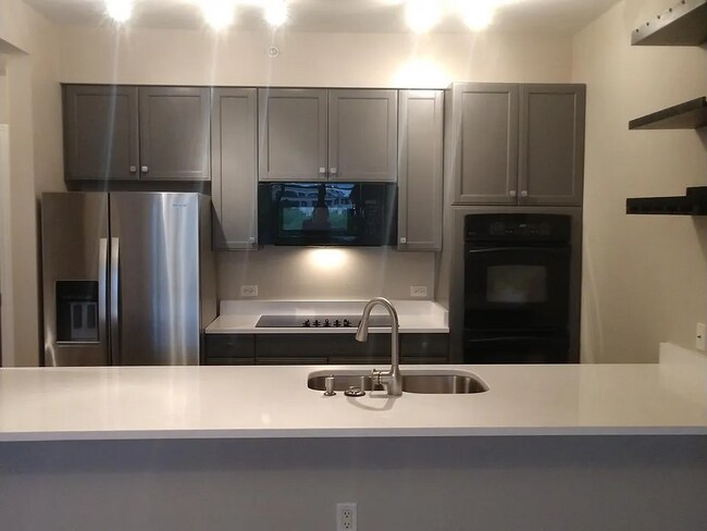 Foto del edificio - 1235 S Prairie Ave