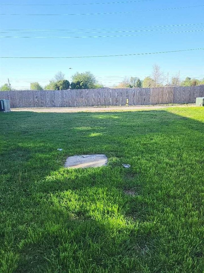 Foto del edificio - 2110 NW Lindy Ave