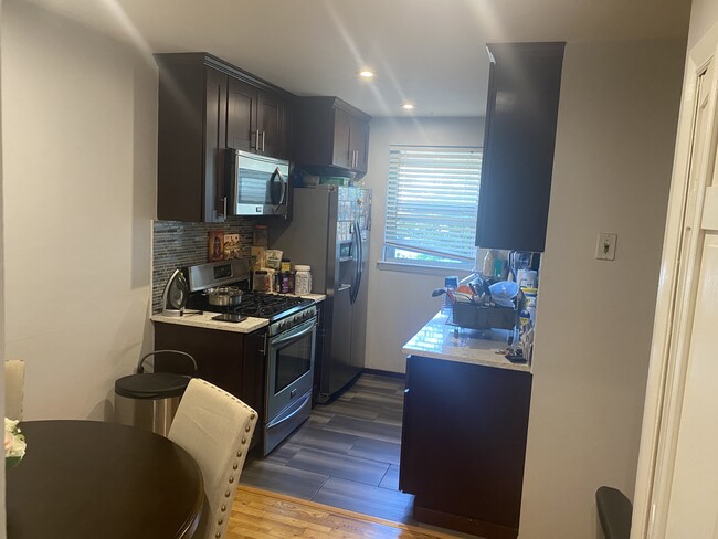 Kitchen - 1690 Grand Ave