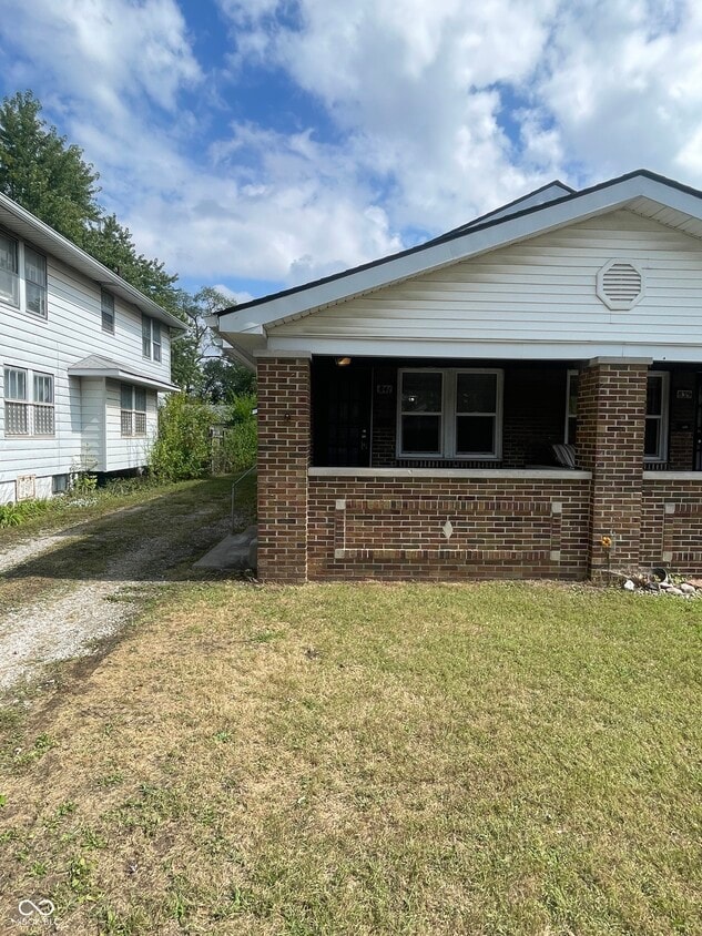Foto principal - 841 N Emerson Ave