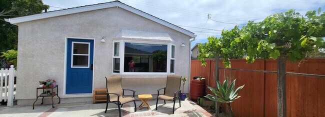 Building Photo - 2050 Lomita Park Pl