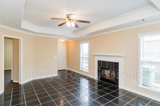 Foto del edificio - 8728 Hallwood Dr