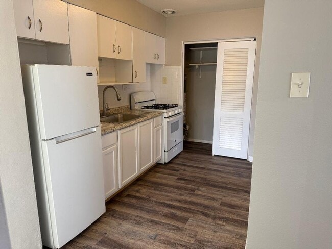 Building Photo - 8025 Gravois Rd