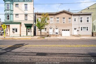 Building Photo - 687 Summit Ave