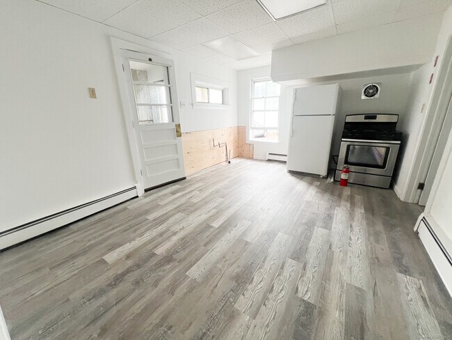 Building Photo - 12 Blackall Rd