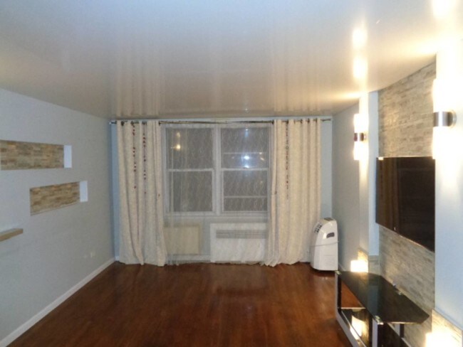 Foto del edificio - 2580 Ocean Pkwy