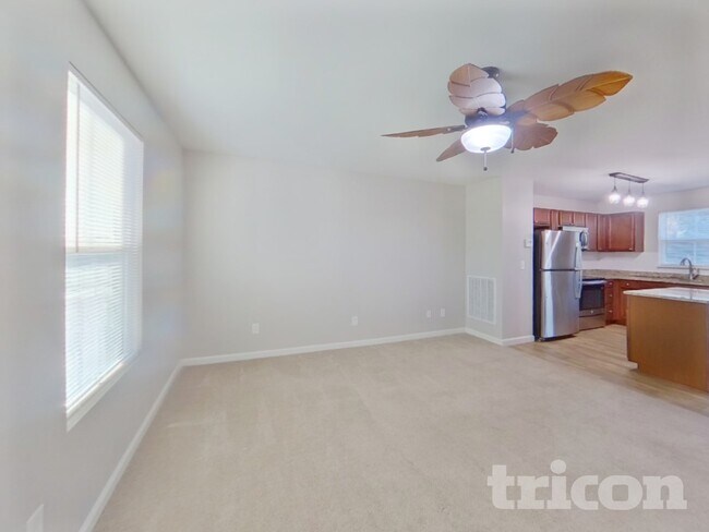 Foto del edificio - 415 Merus Dr