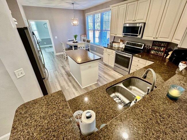 Building Photo - 576 Hunts Pointe Dr