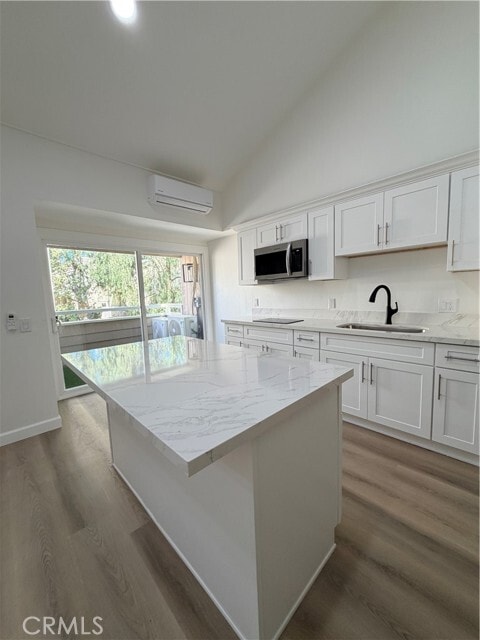 Building Photo - 23551 Ave La Caza