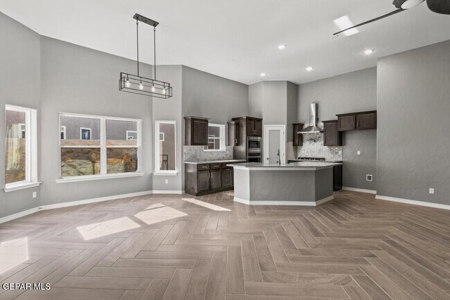 Foto del edificio - 913 Ada Ln