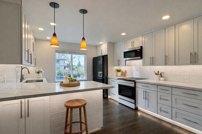 Foto del edificio - 6210 5th Ave NW